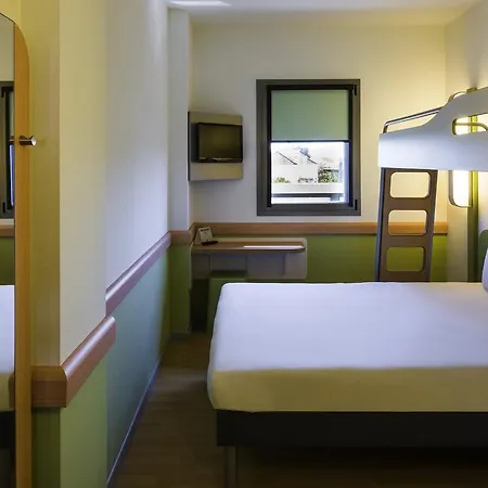 Ibis Budget Aeropuerto Pensión Sevilla
