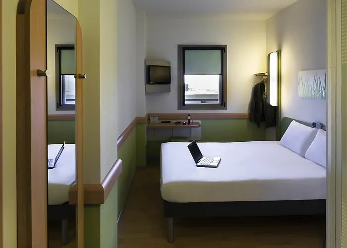 Ibis Budget Aeropuerto Pensión Sevilla